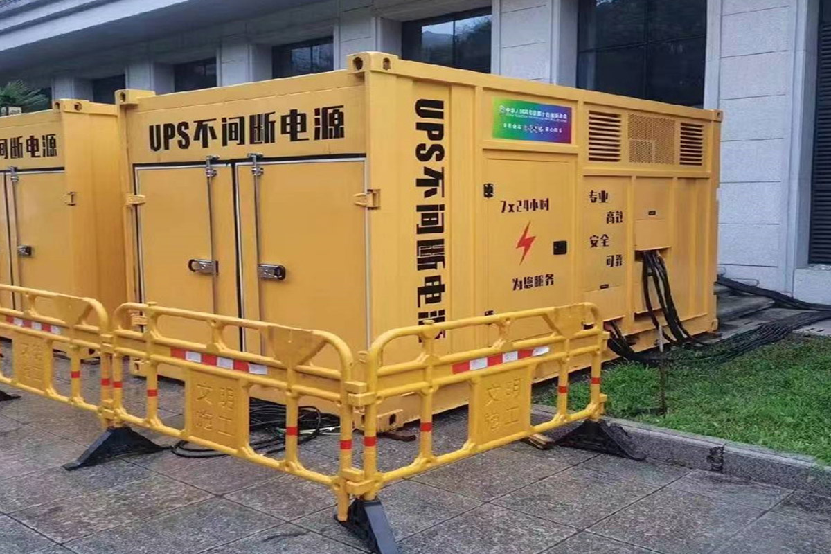 东澳镇发电机租赁施工现场